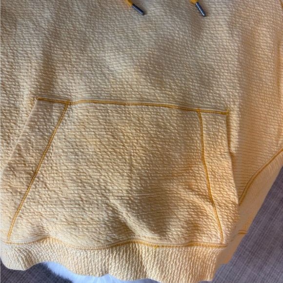 Lululemon Sleeveless Hoodie Soft Yellow Textured Terry Size 12 - Picture 3 of 4
